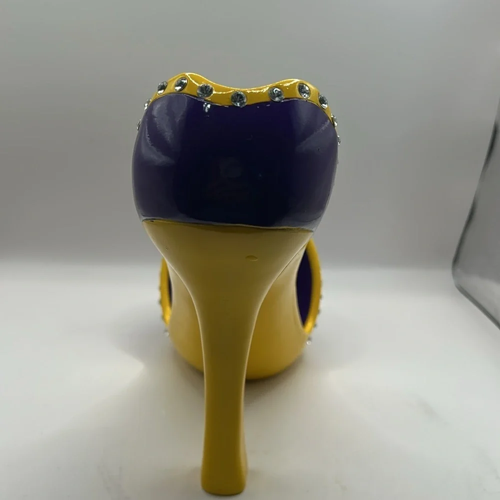 Minnesota Vikings wine bottle holder. 💜🍾